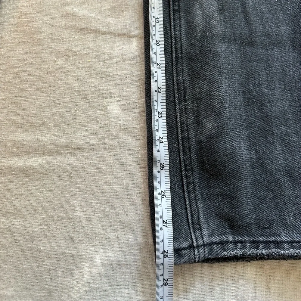 White Fox Women’s Classic Straight-Leg Jeans in Distressed Black Size Small chic - Picture 8 of 8